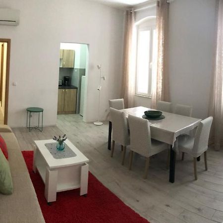 Apartman Tijana Apartamento Makarska Exterior foto